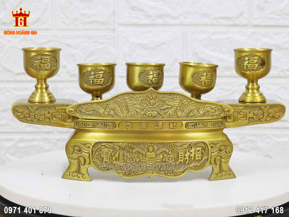 Bộ ngai 5 chén bằng đồng vàng là vật phẩm thờ cúng cao cấp trên bàn thờ cúng